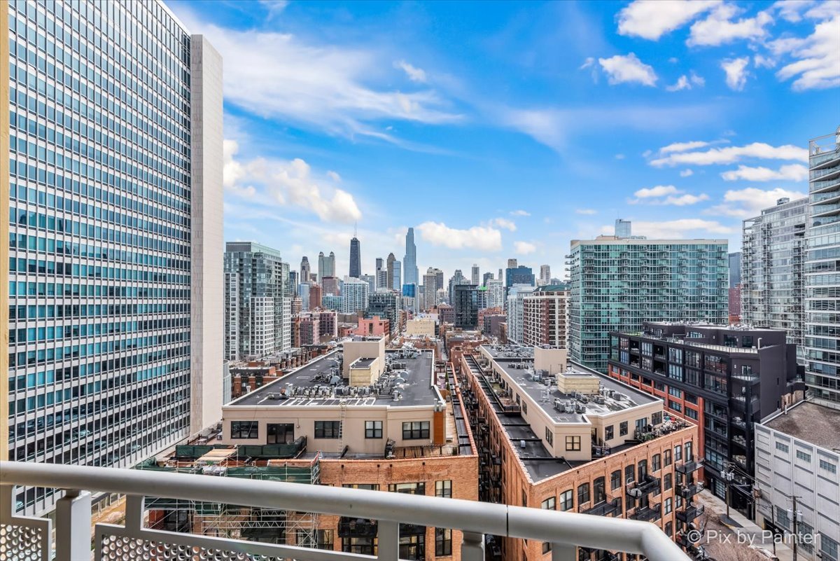 720 N Larrabee Street Unit: 1305