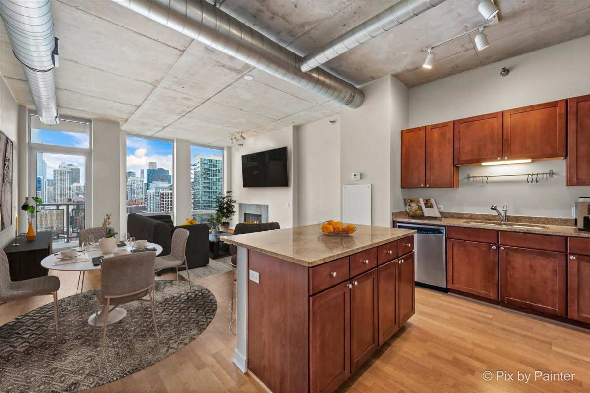 720 N Larrabee Street Unit: 1305