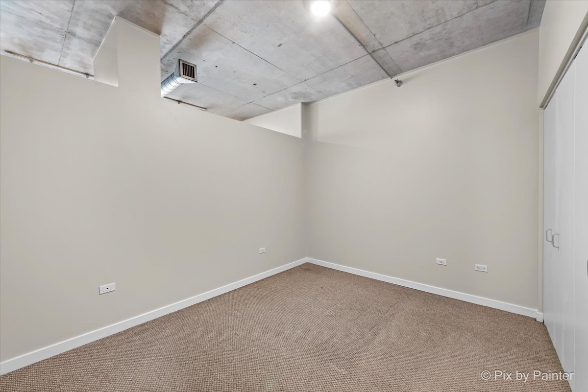 720 N Larrabee Street Unit: 1305