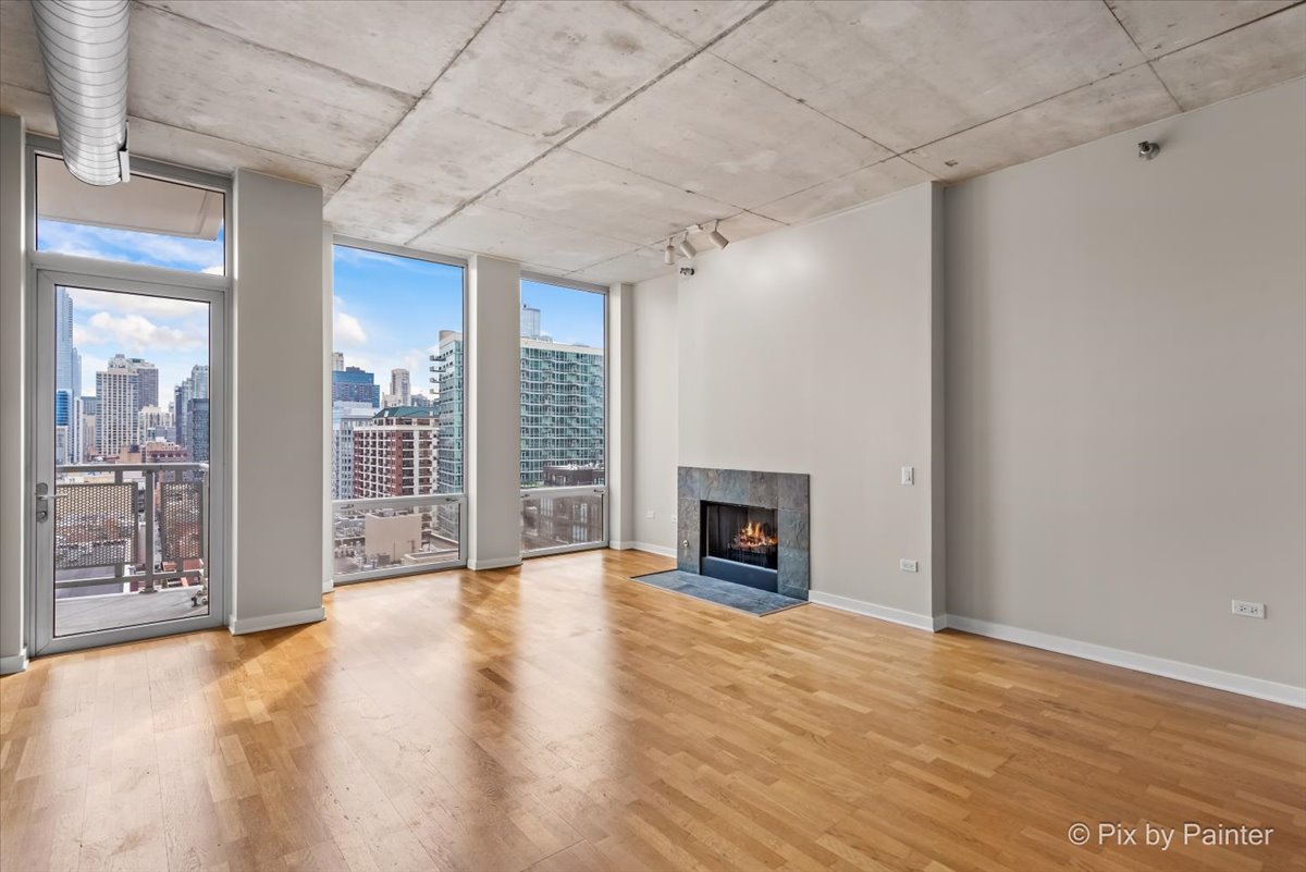 720 N Larrabee Street Unit: 1305