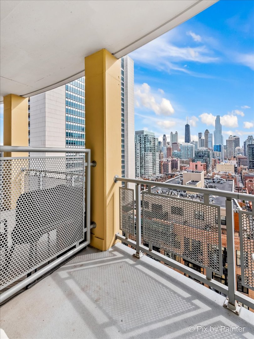 720 N Larrabee Street Unit: 1305