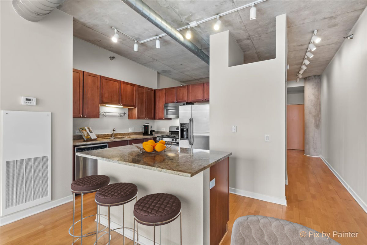 720 N Larrabee Street Unit: 1305
