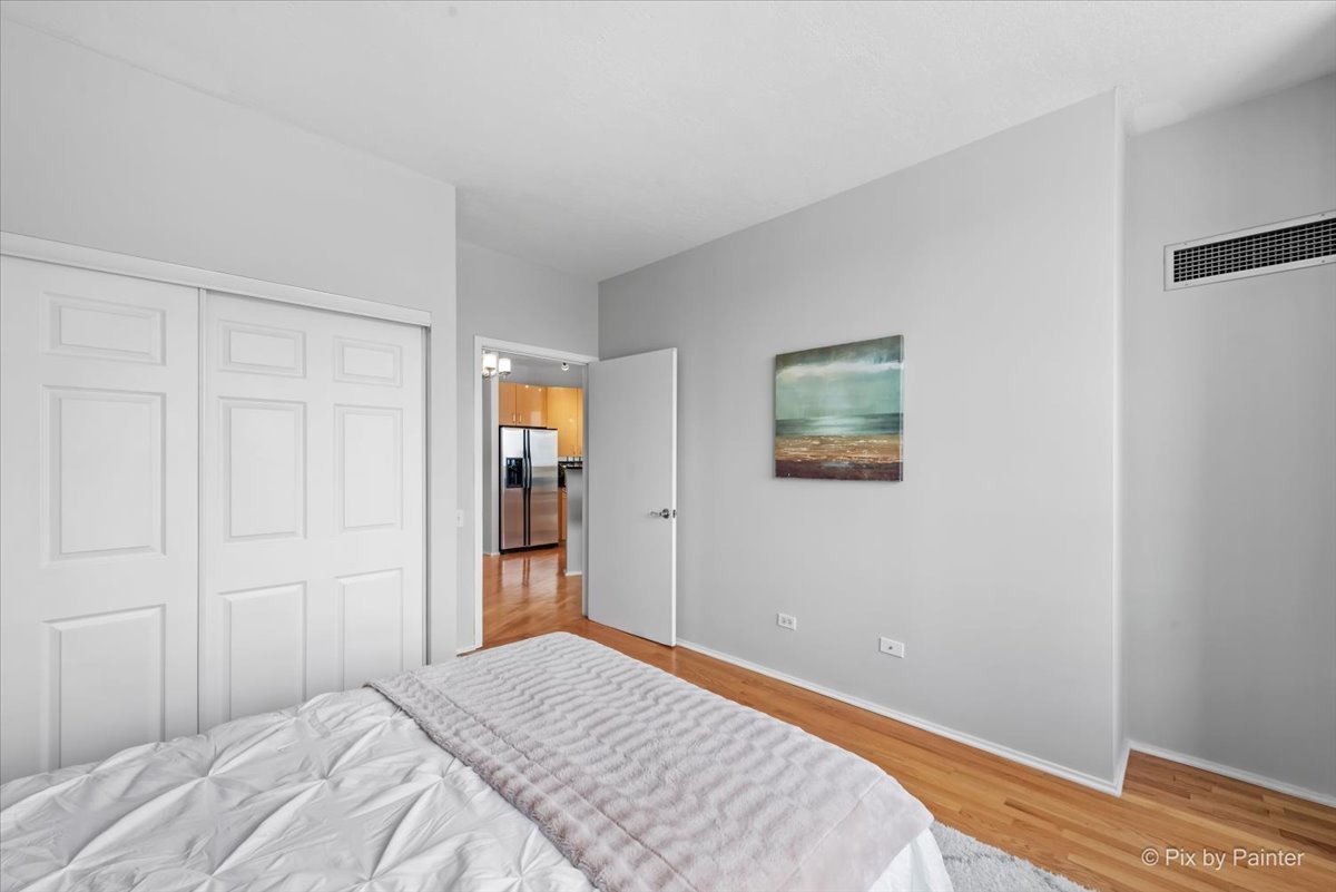 600 N KINGSBURY Street Unit: 902