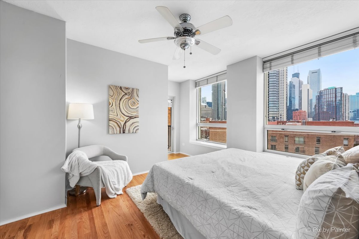 600 N KINGSBURY Street Unit: 902