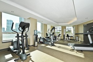 600 N KINGSBURY Street Unit: 902