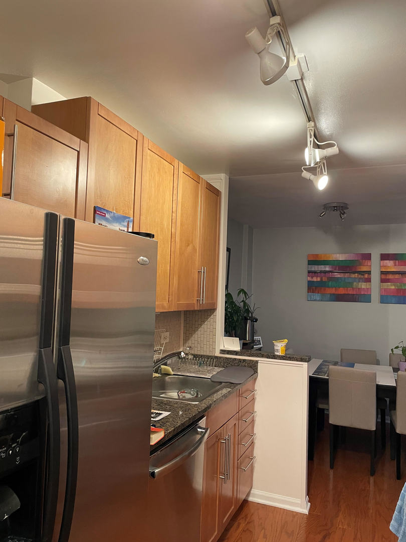 3430 N LAKE SHORE Drive Unit: 16M