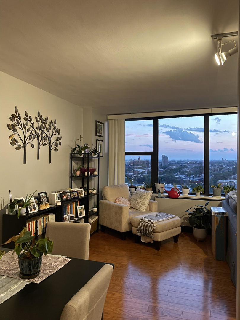 3430 N LAKE SHORE Drive Unit: 16M