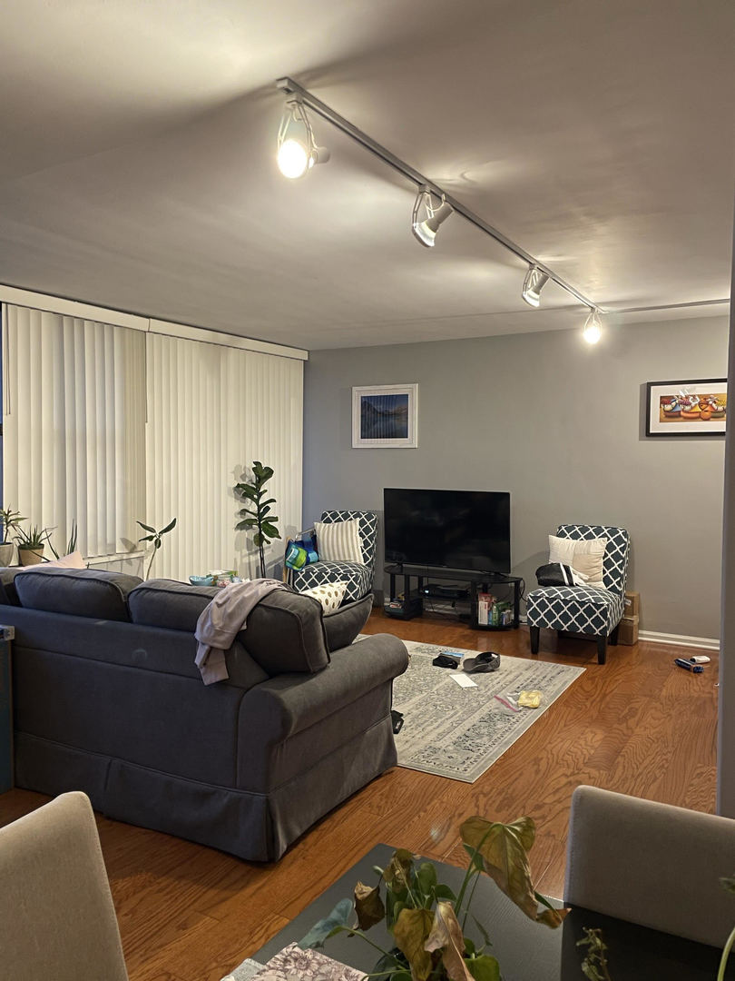 3430 N LAKE SHORE Drive Unit: 16M