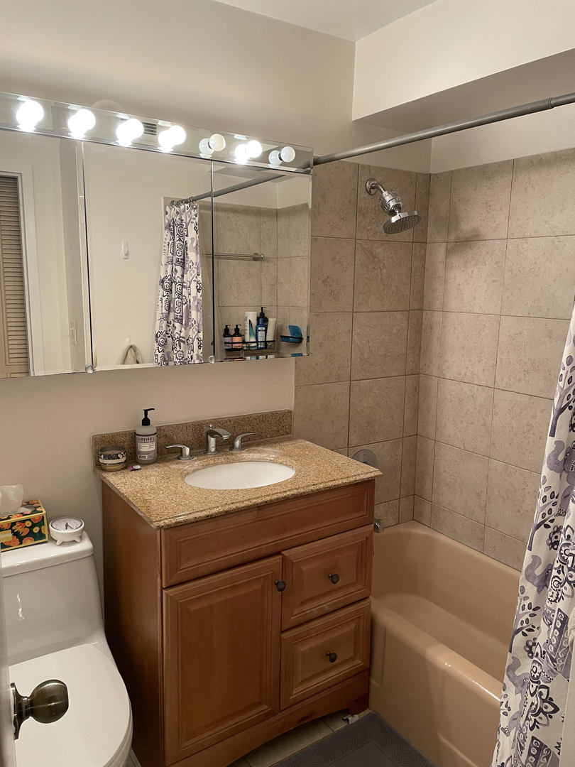 3430 N LAKE SHORE Drive Unit: 16M