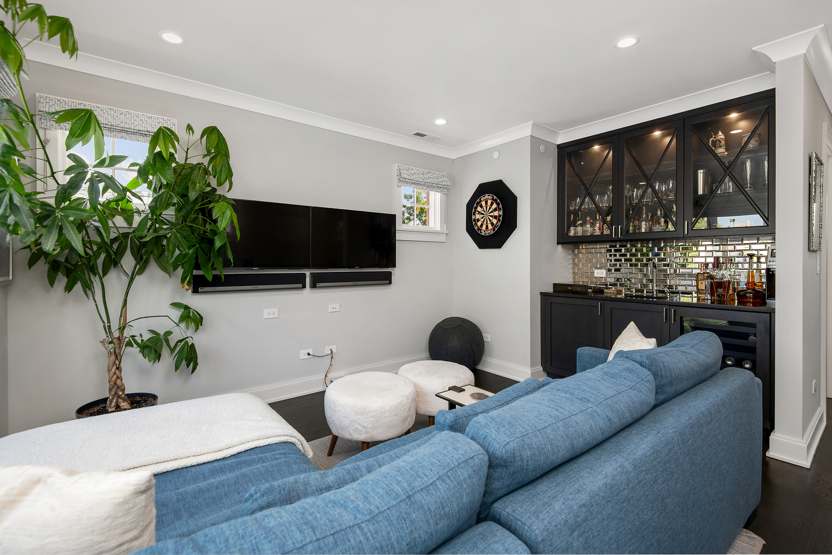 1450 W Melrose Street