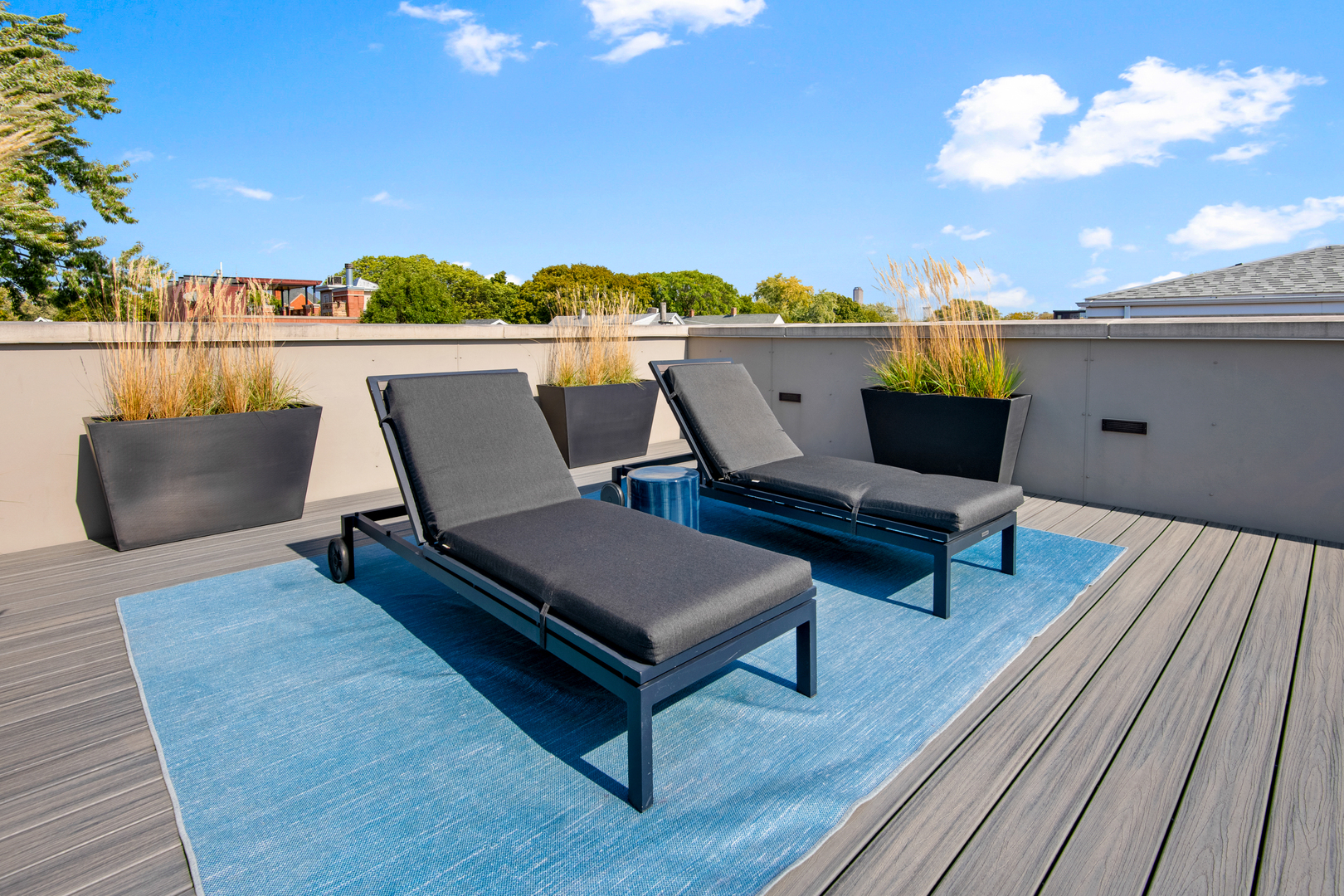 1450 W Melrose Street