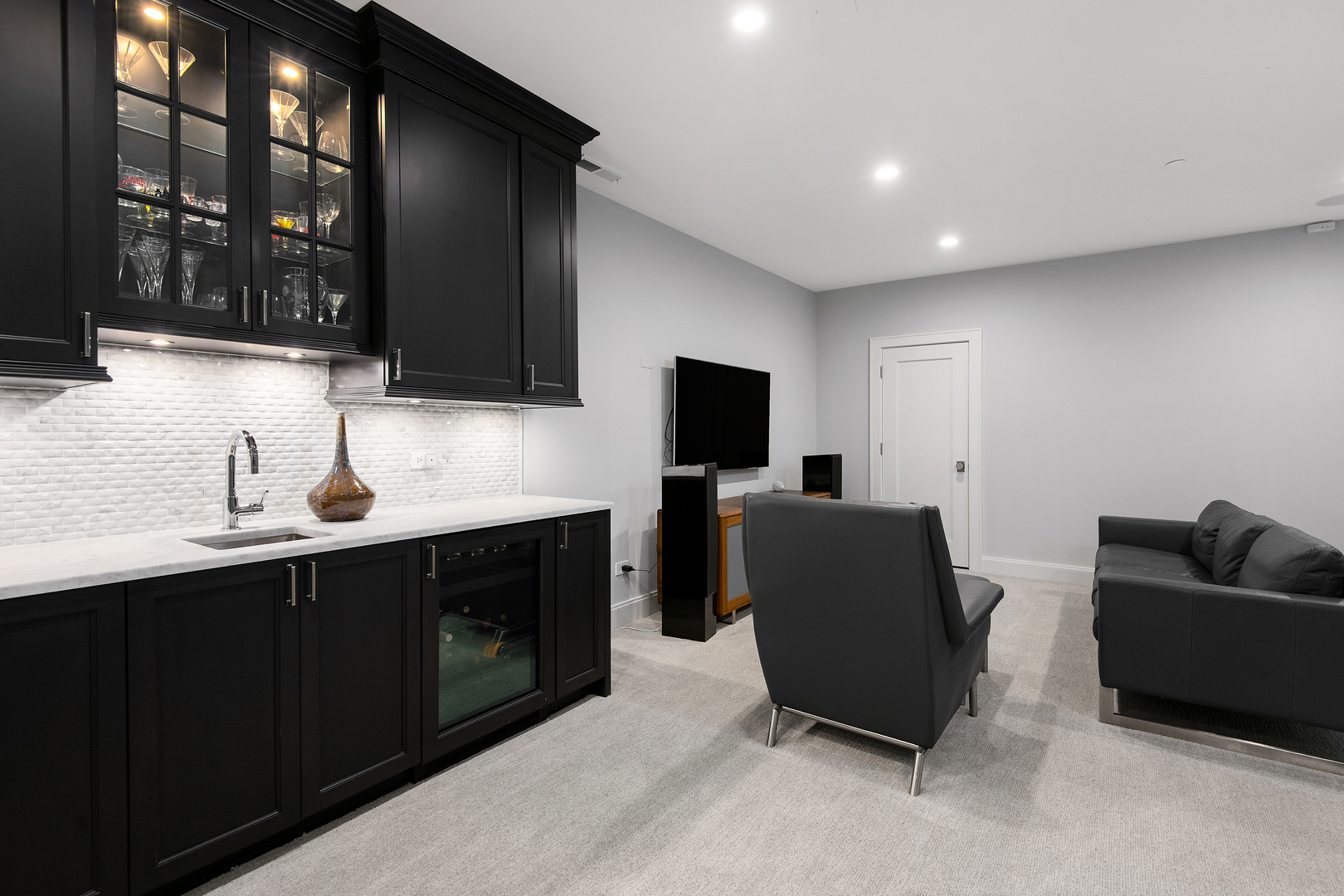 1450 W Melrose Street