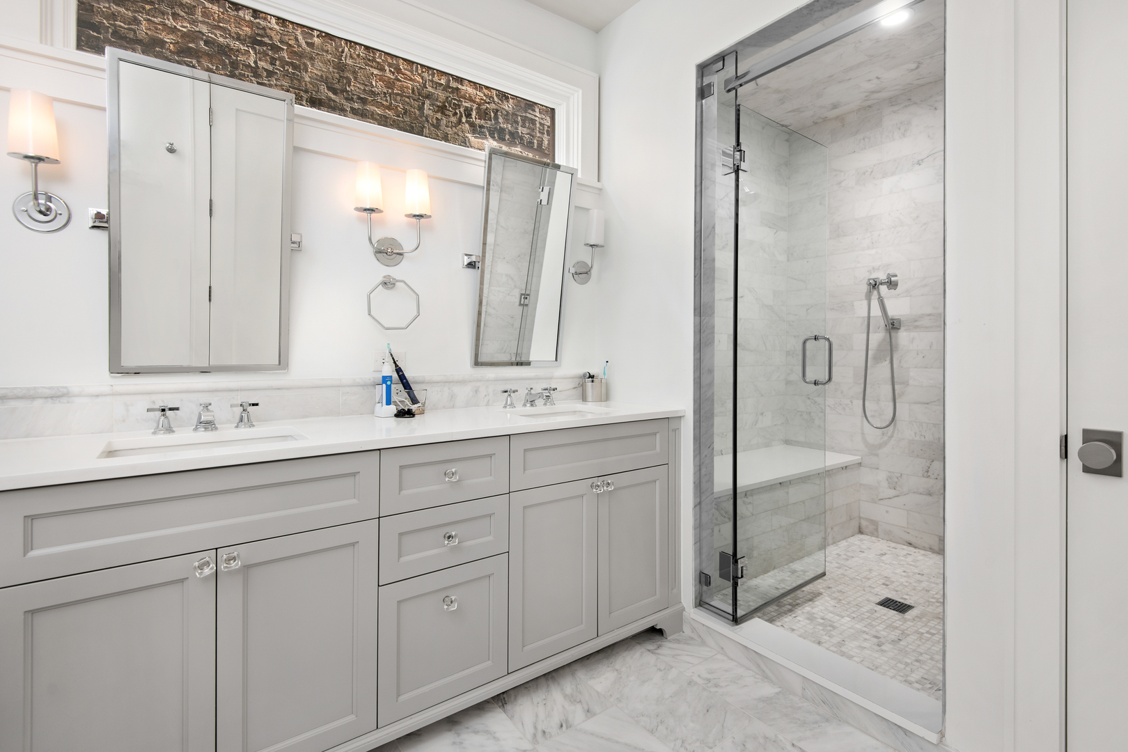 1450 W Melrose Street