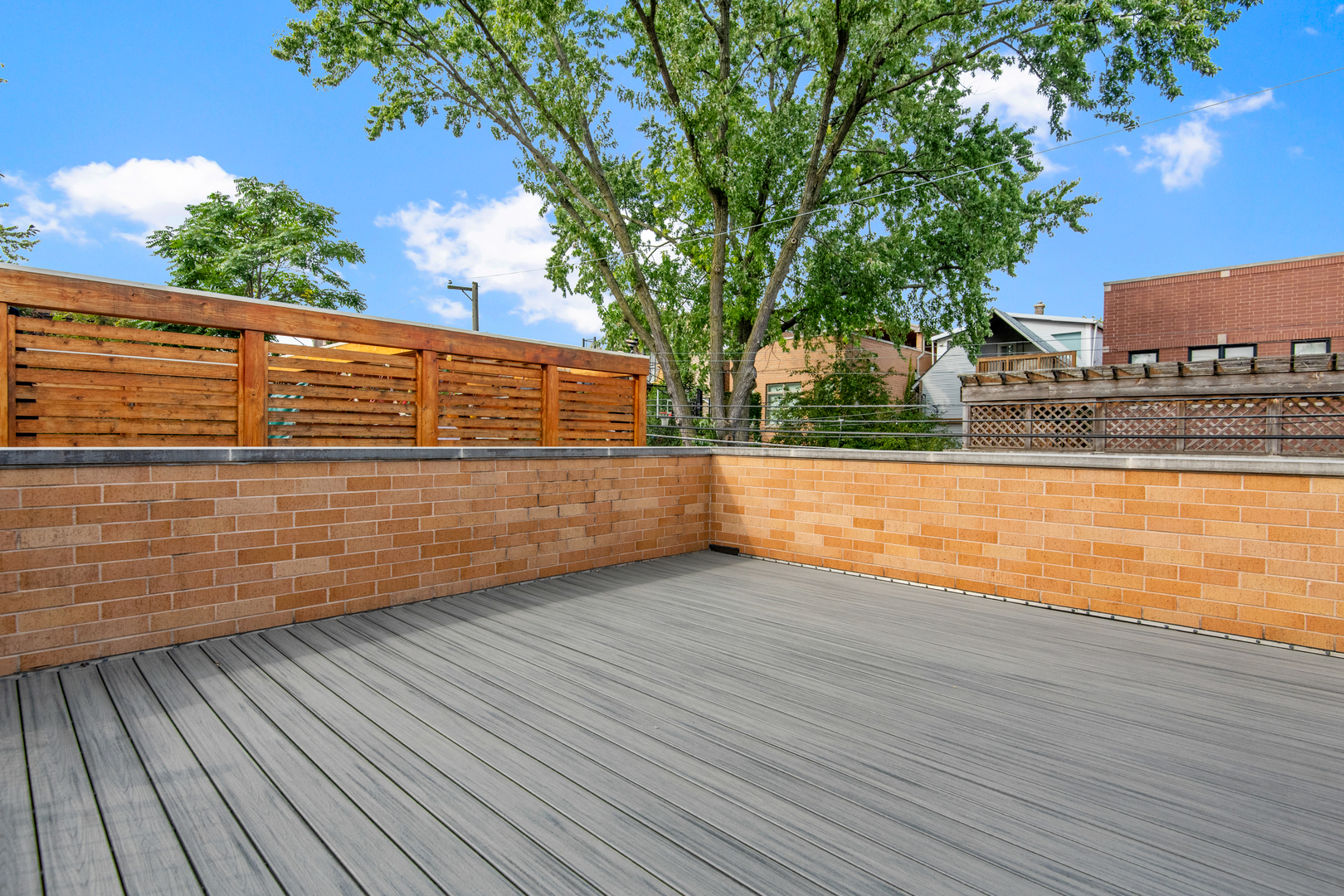 1450 W Melrose Street