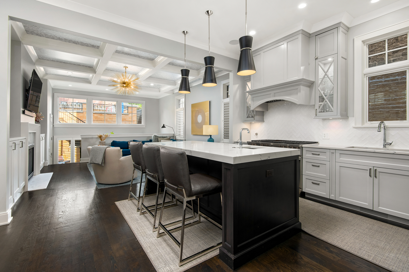 1450 W Melrose Street