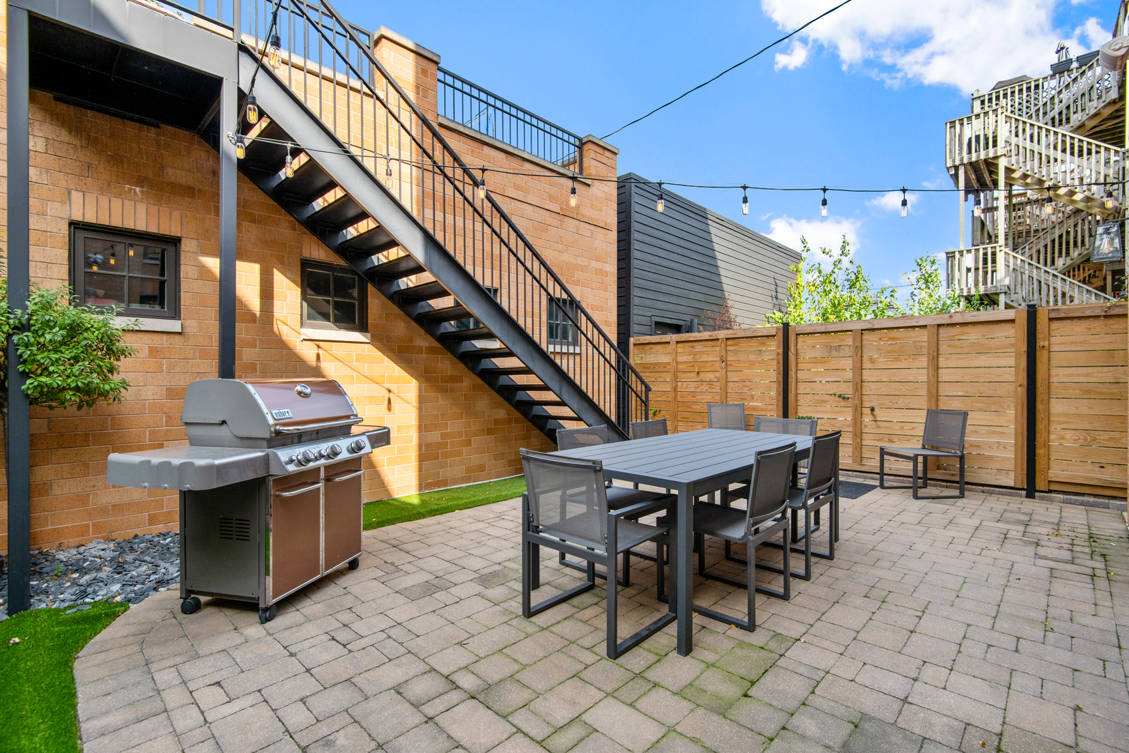 1450 W Melrose Street