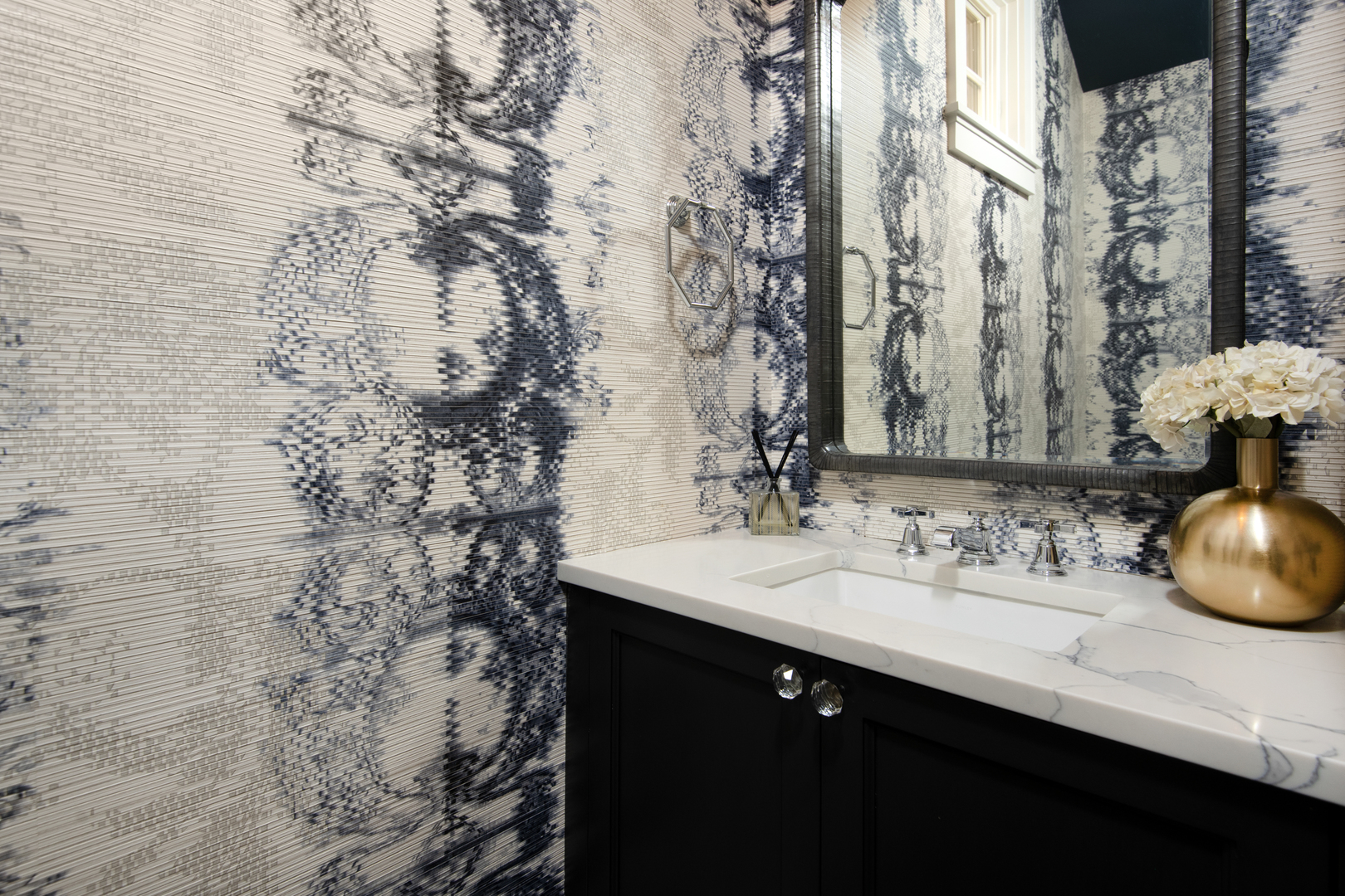 1450 W Melrose Street