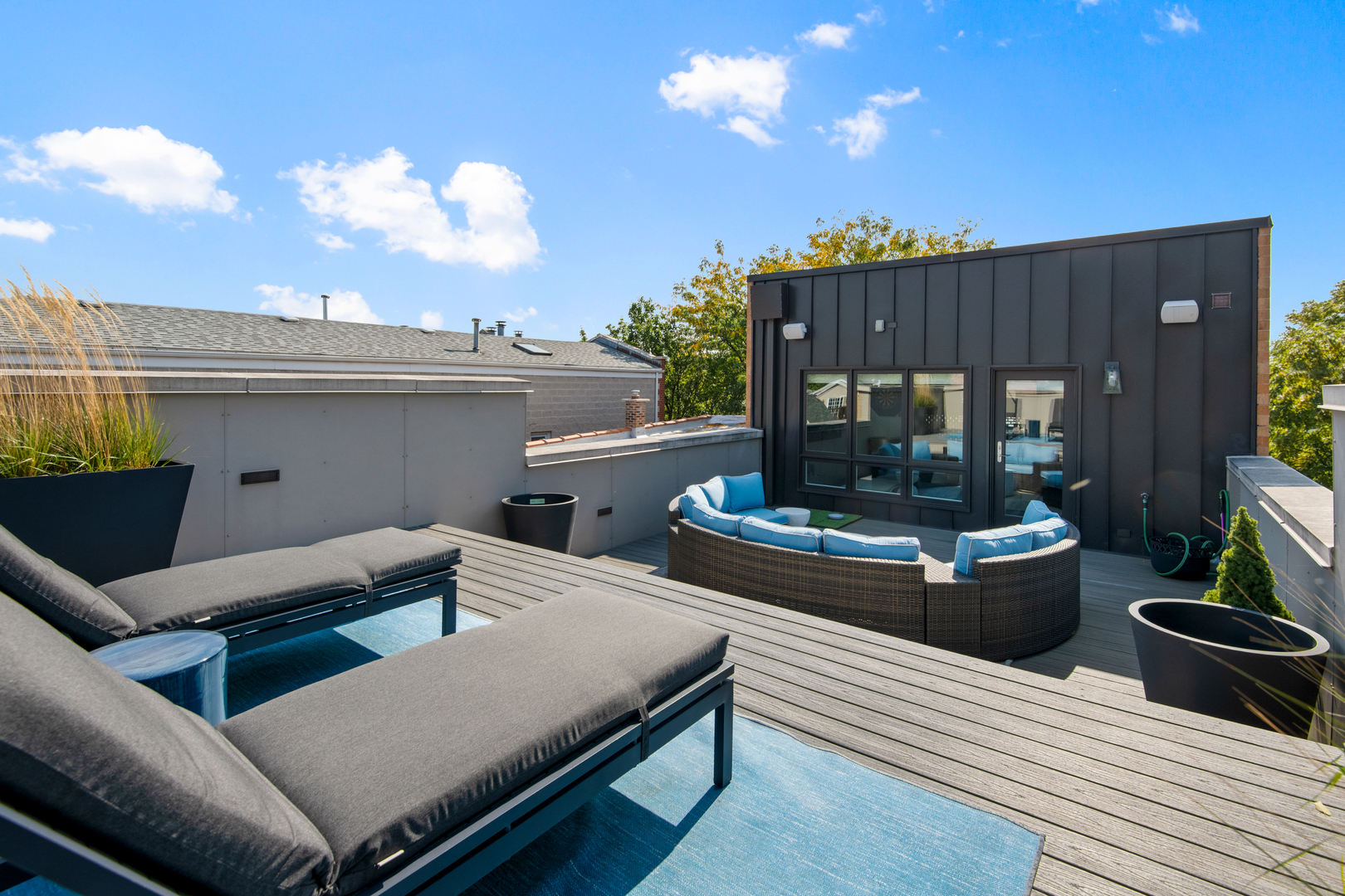 1450 W Melrose Street