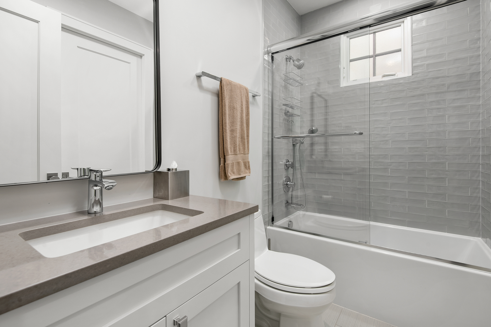 1450 W Melrose Street