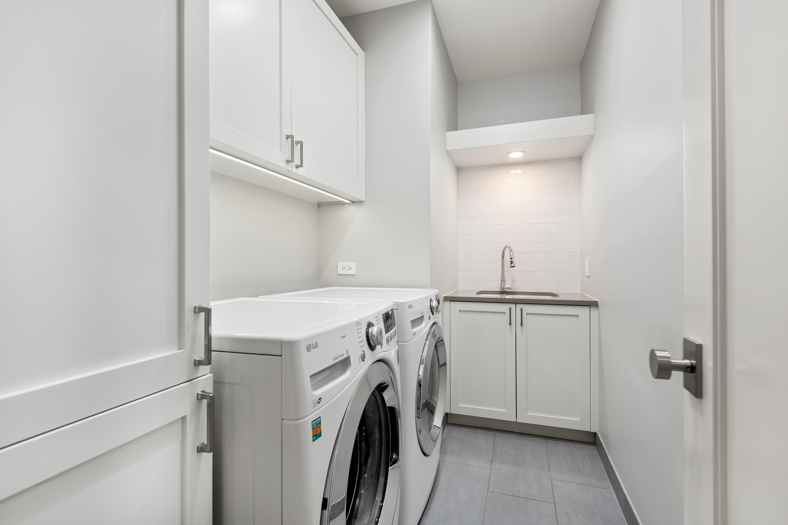 1450 W Melrose Street