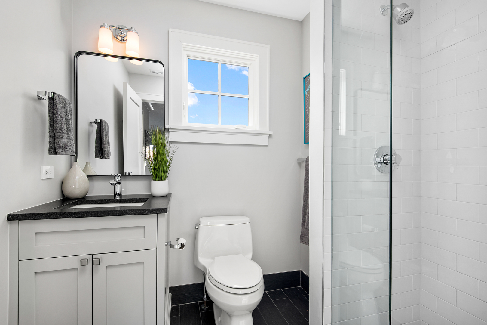 1450 W Melrose Street