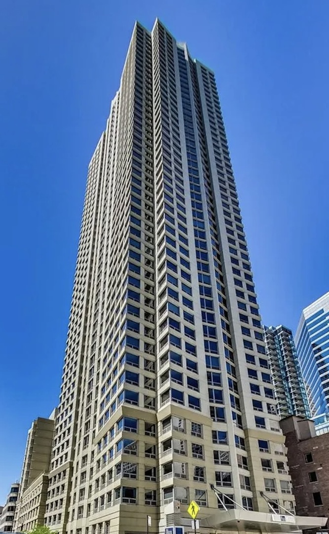 440 N WABASH Avenue Unit: 3406