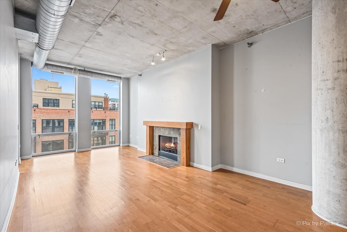 720 N Larrabee Street Unit: 802