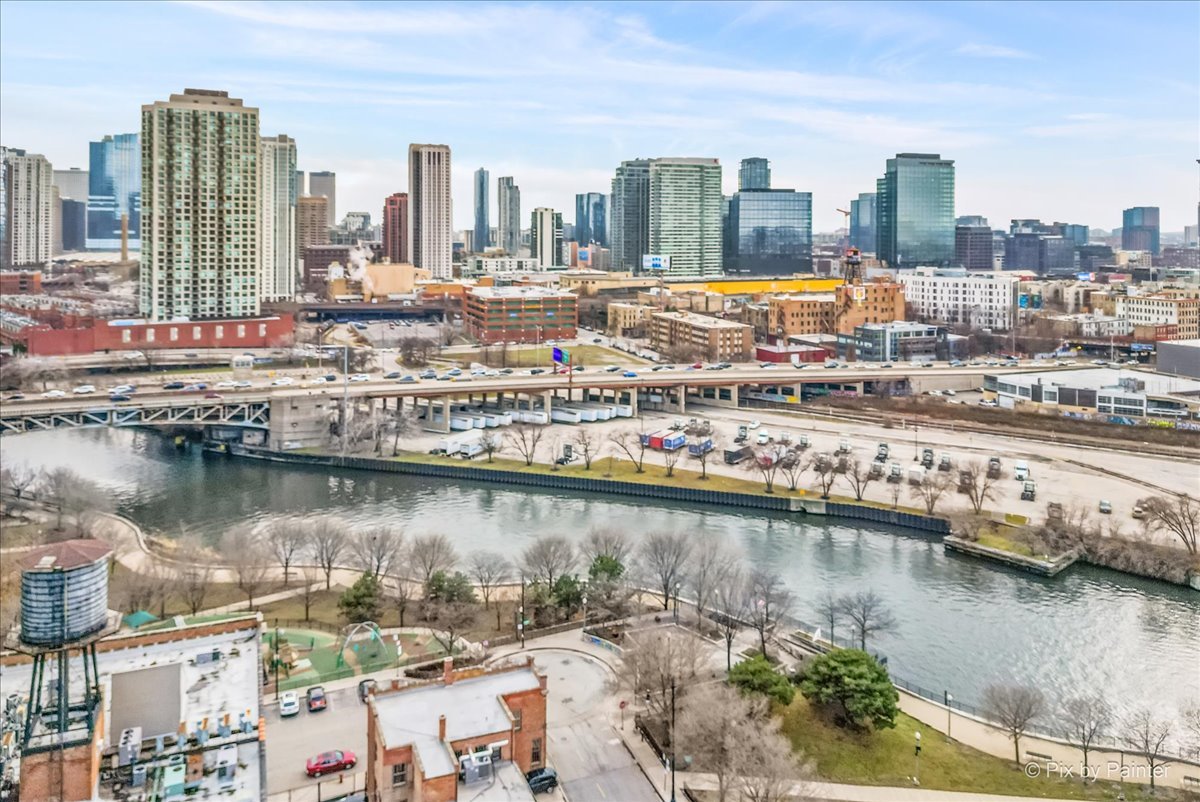 720 N Larrabee Street Unit: 802