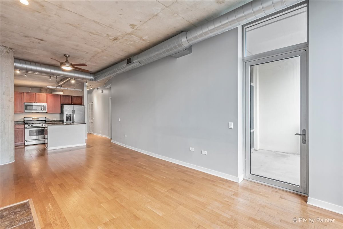 720 N Larrabee Street Unit: 802