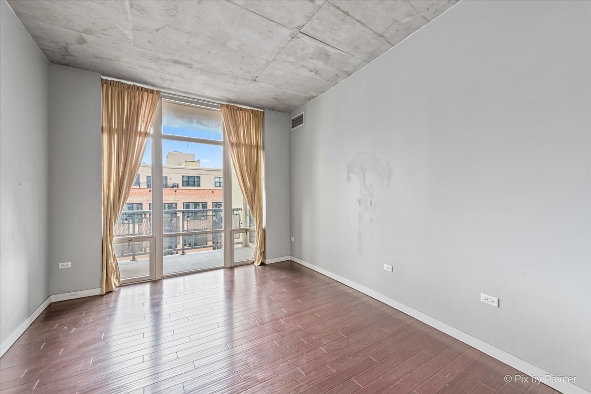 720 N Larrabee Street Unit: 802