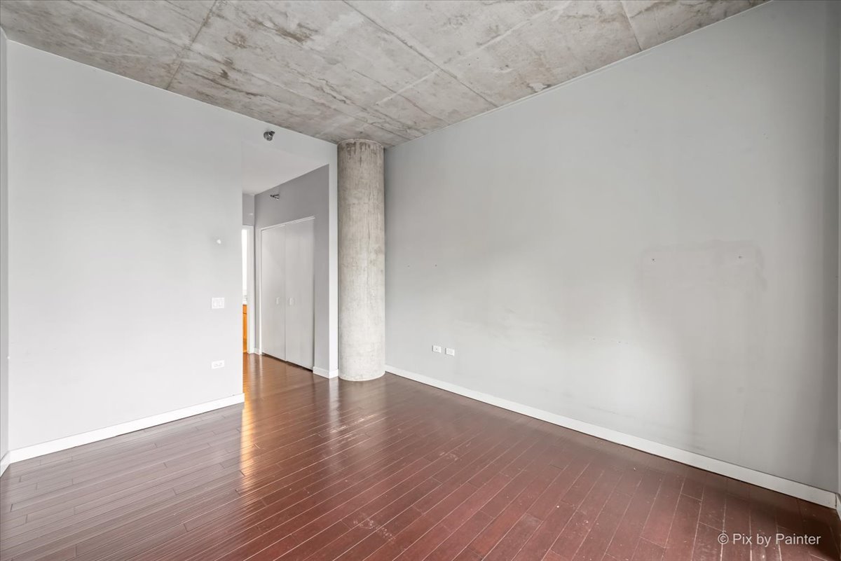 720 N Larrabee Street Unit: 802