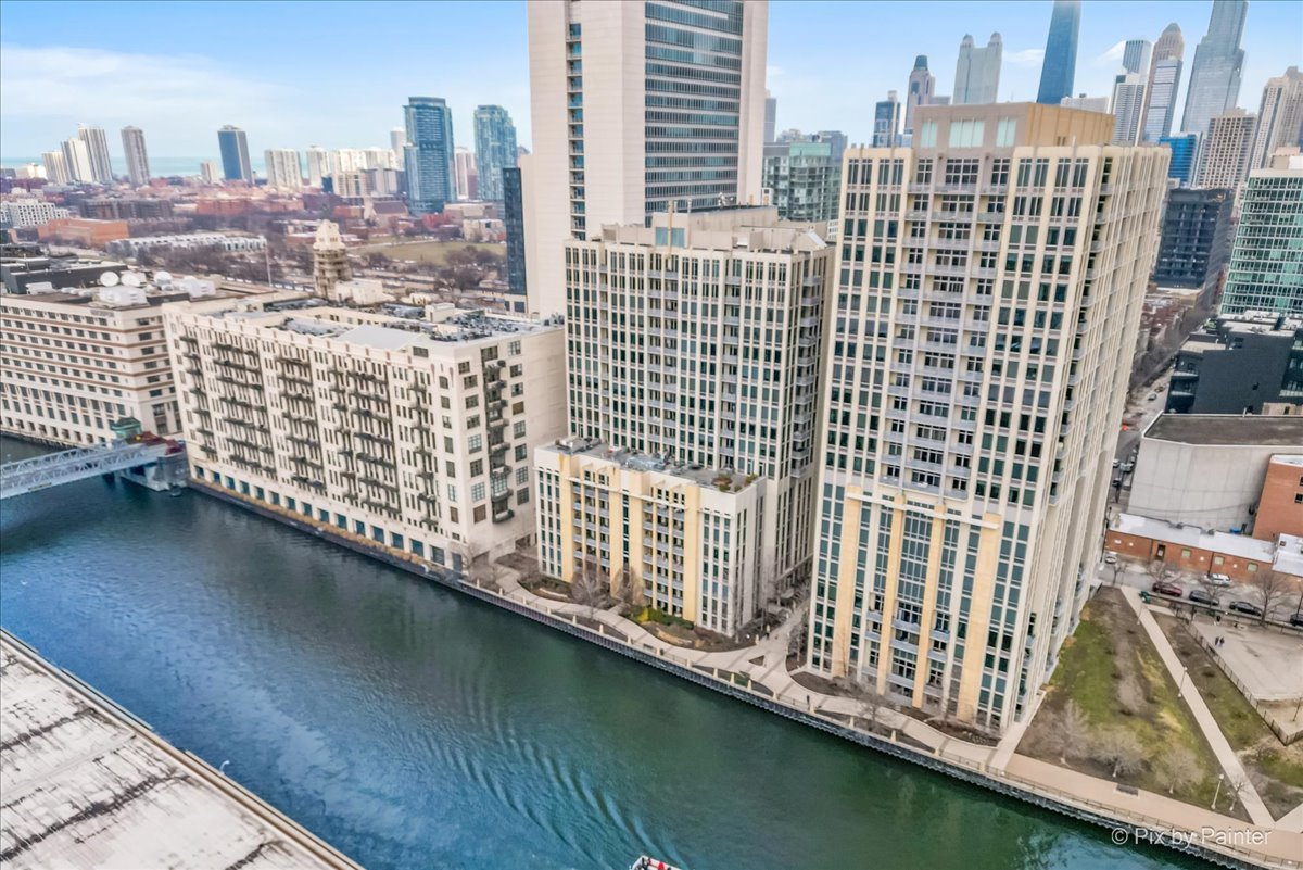 720 N Larrabee Street Unit: 802