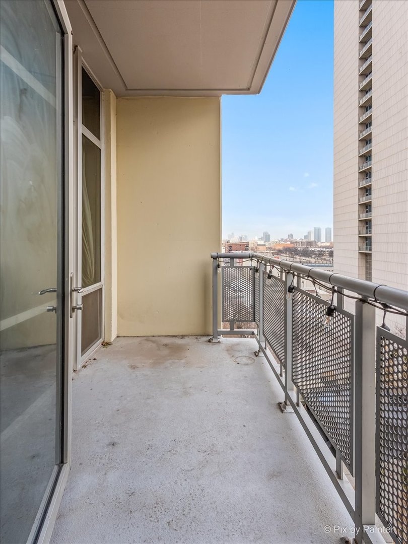 720 N Larrabee Street Unit: 802