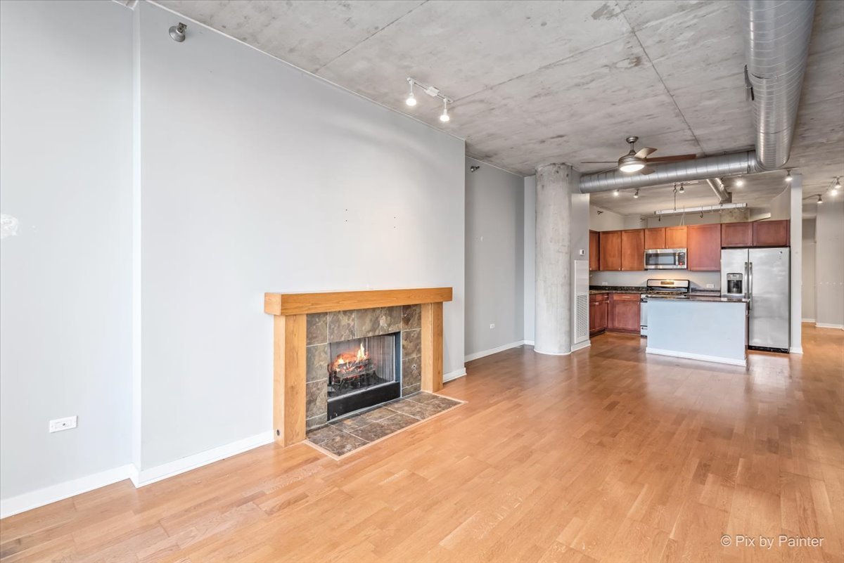 720 N Larrabee Street Unit: 802