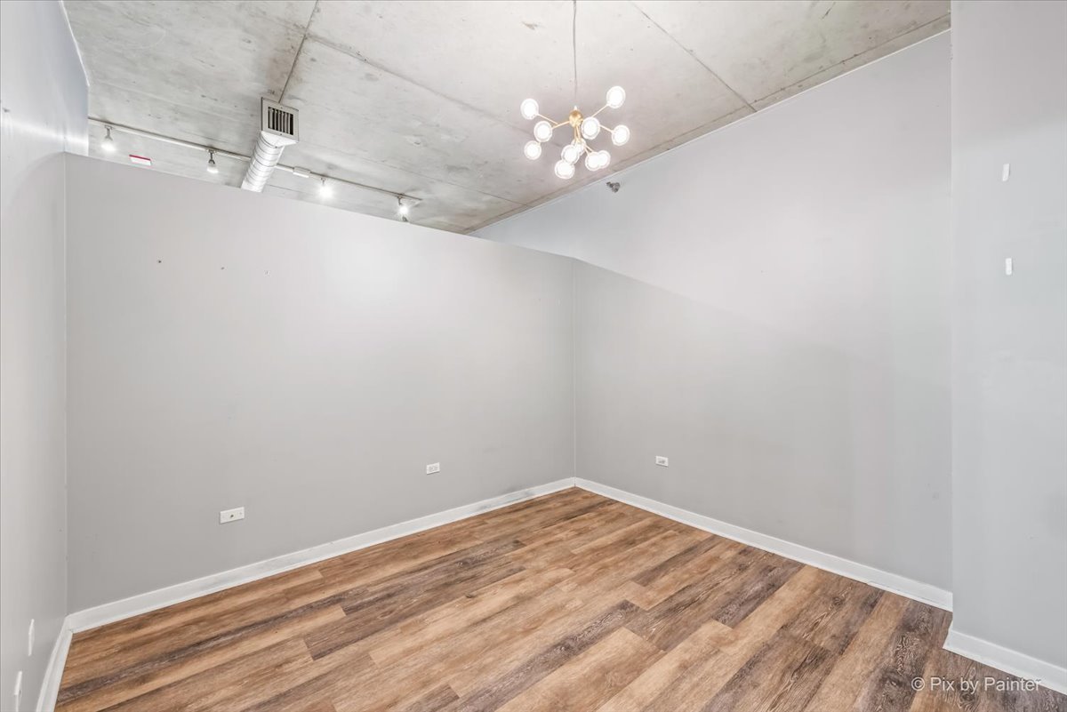 720 N Larrabee Street Unit: 802