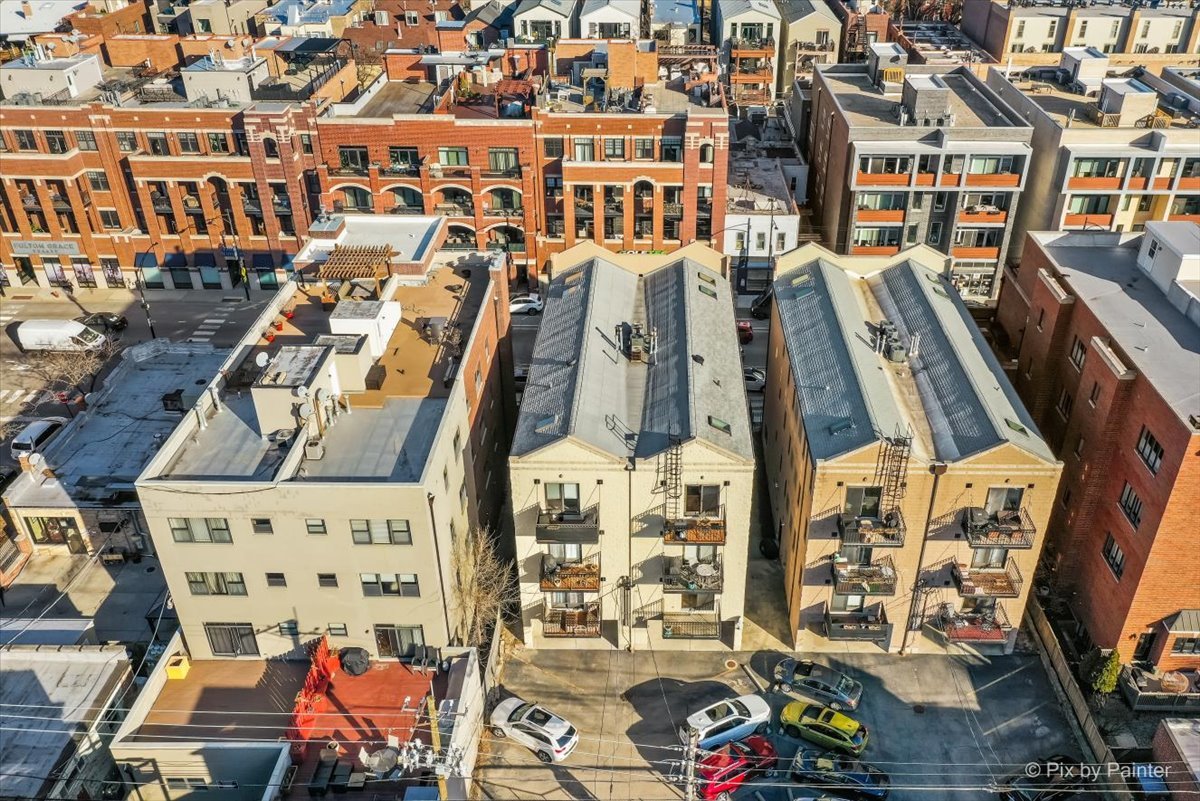 2846 N Halsted Street Unit: 2S