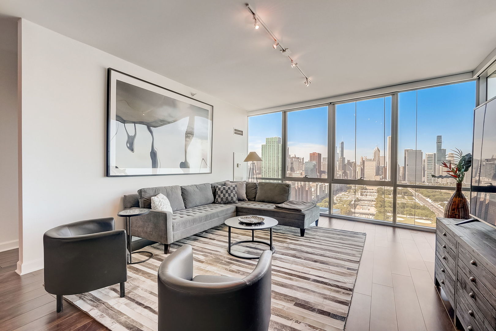 1201 S Prairie Avenue Unit: 3902