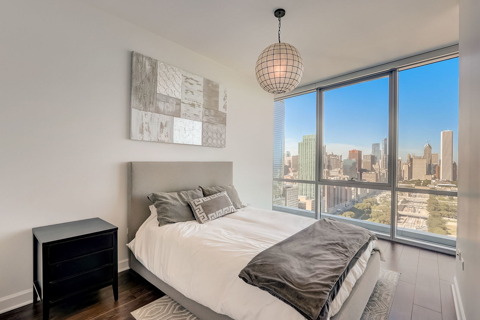 1201 S Prairie Avenue Unit: 3902