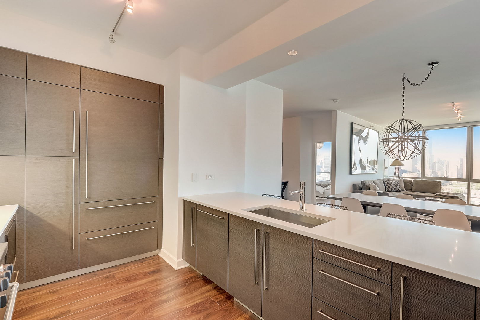 1201 S Prairie Avenue Unit: 3902