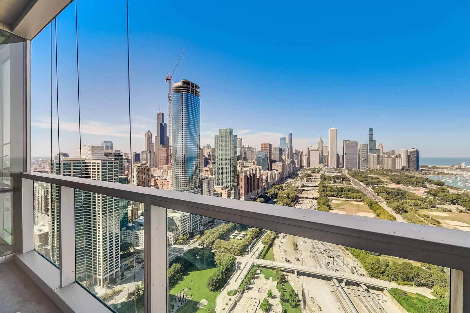 1201 S Prairie Avenue Unit: 3902