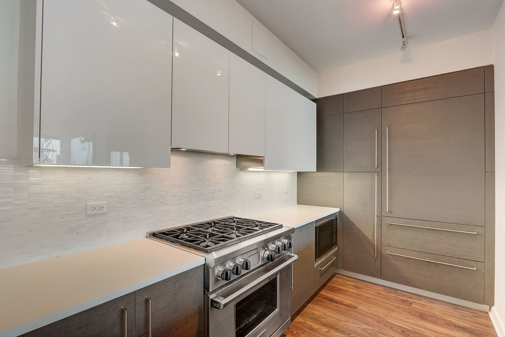 1201 S Prairie Avenue Unit: 3902