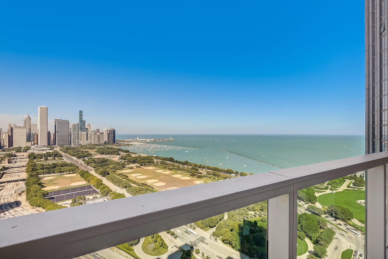 1201 S Prairie Avenue Unit: 3902