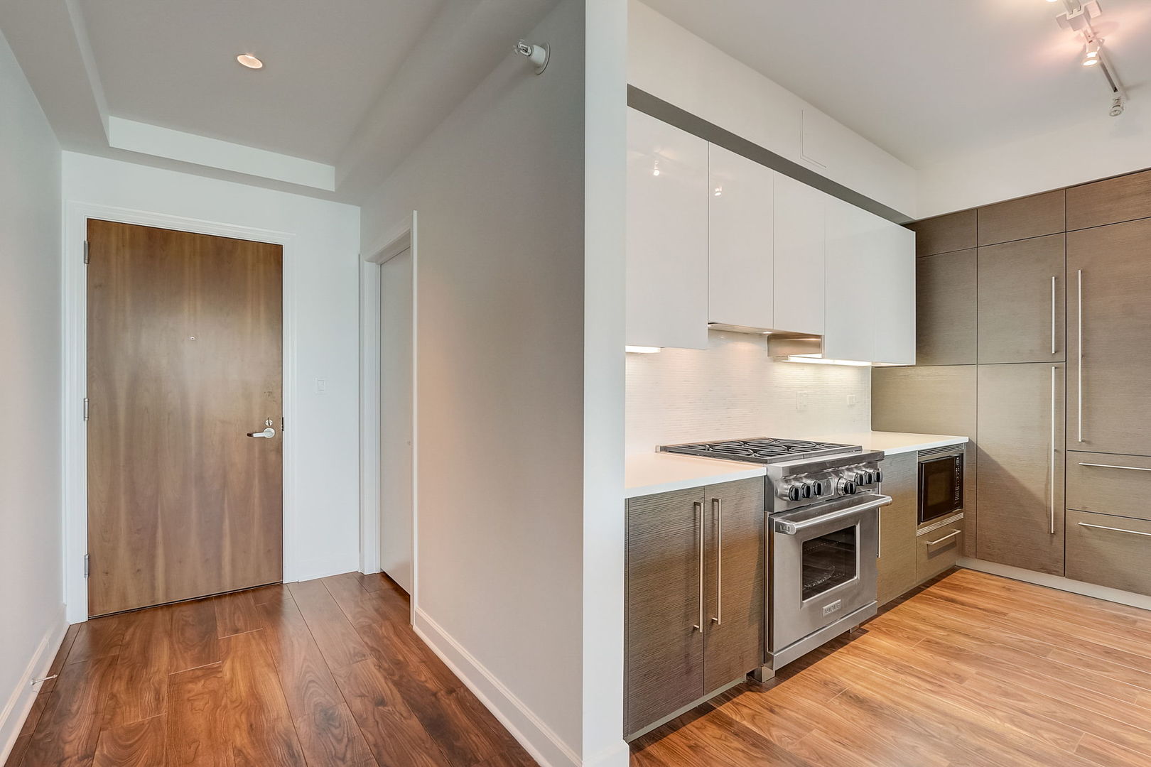 1201 S Prairie Avenue Unit: 3902