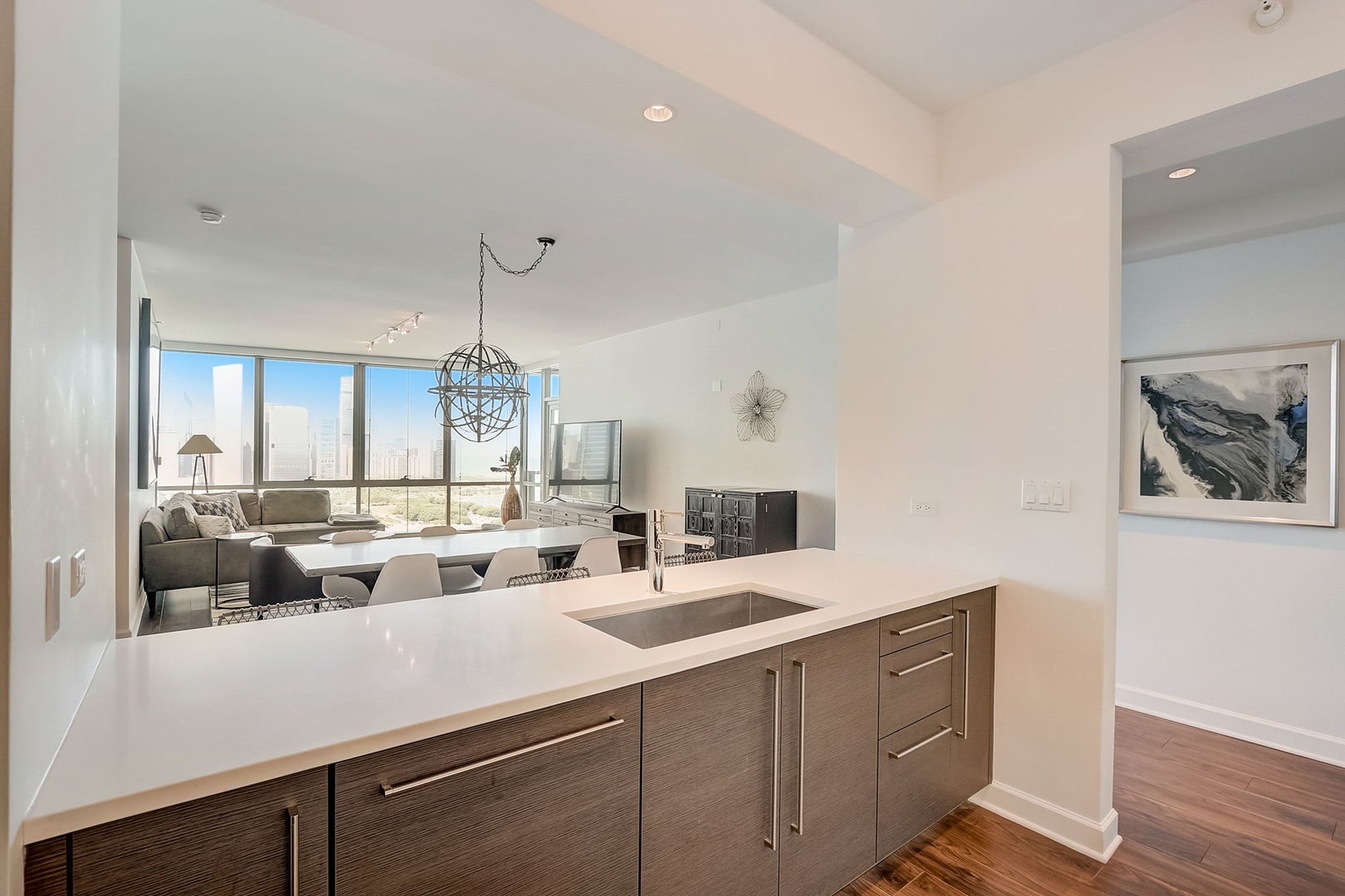 1201 S Prairie Avenue Unit: 3902