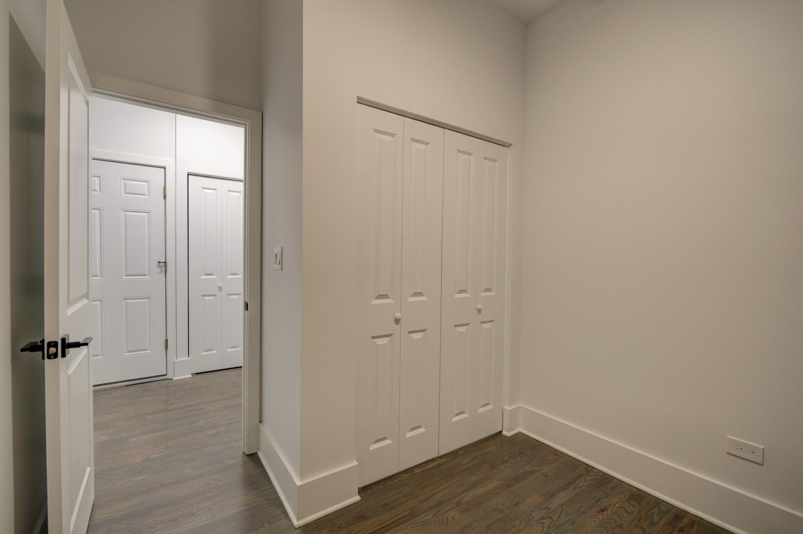 1917 S Racine Avenue Unit: 2F