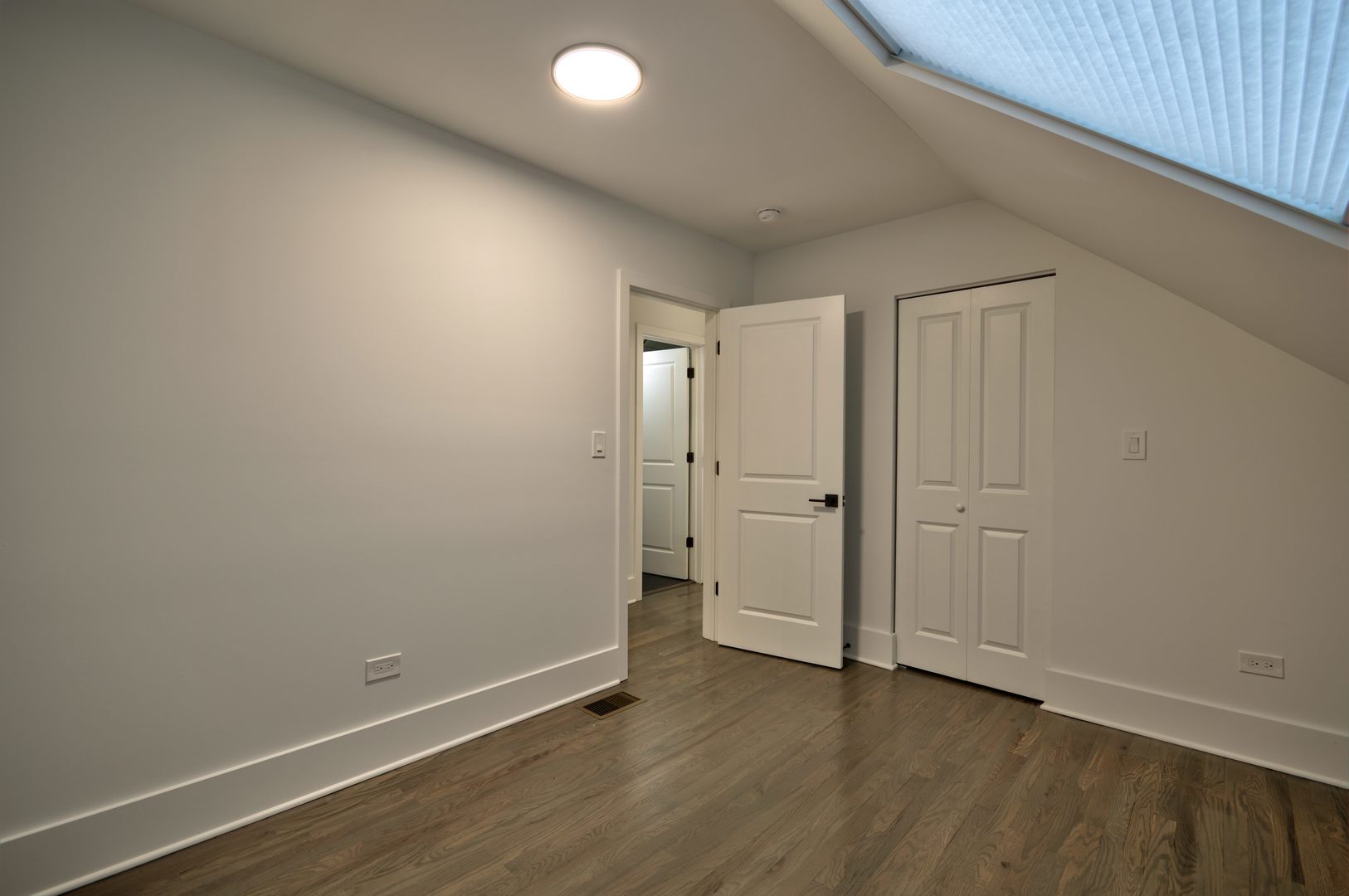 1917 S Racine Avenue Unit: 2F