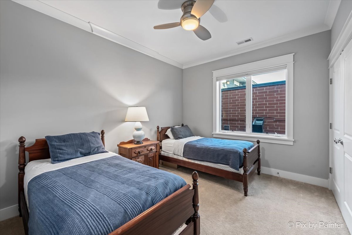 4007 N Paulina Street Unit: 4N