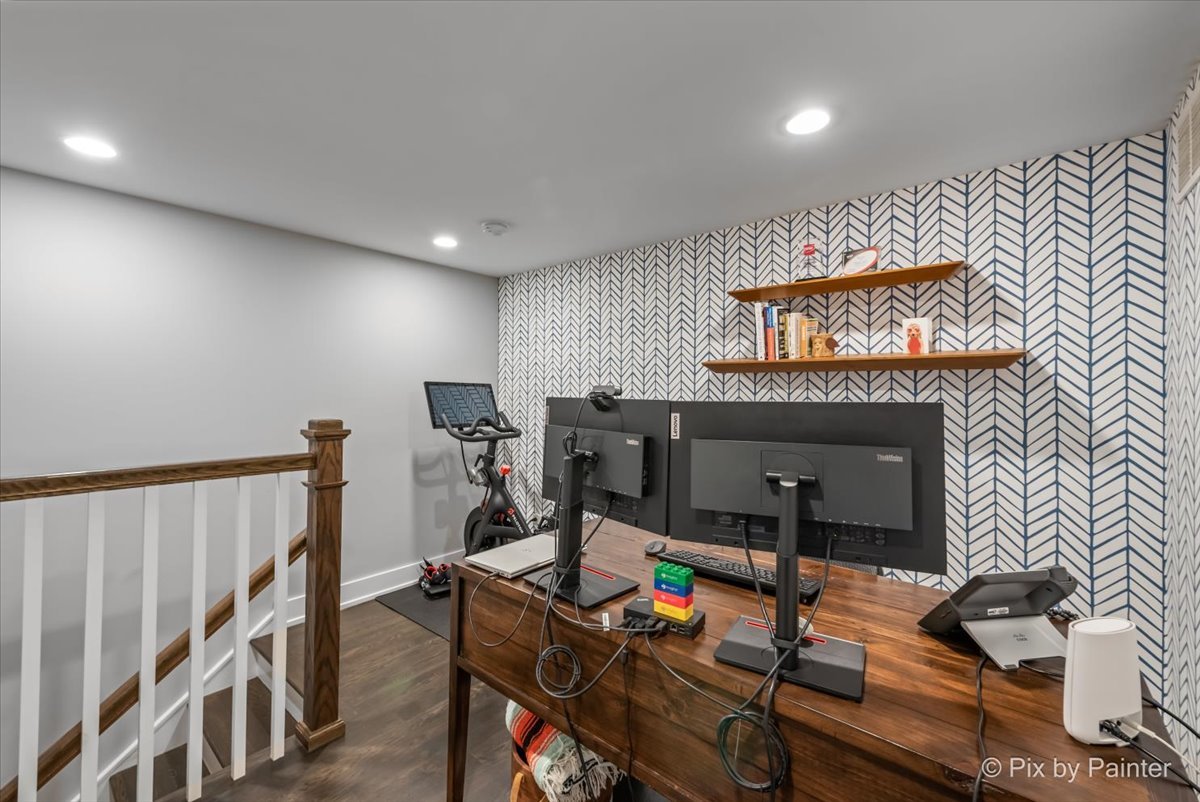 4007 N Paulina Street Unit: 4N