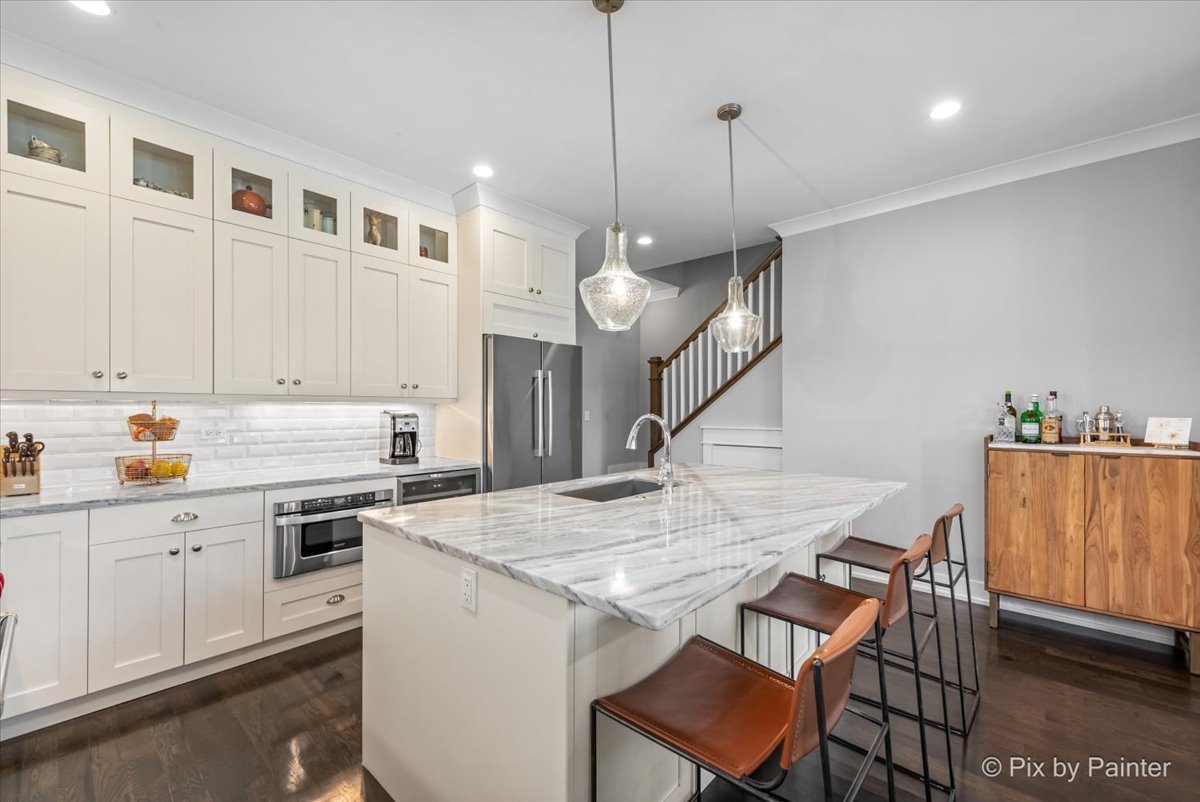 4007 N Paulina Street Unit: 4N