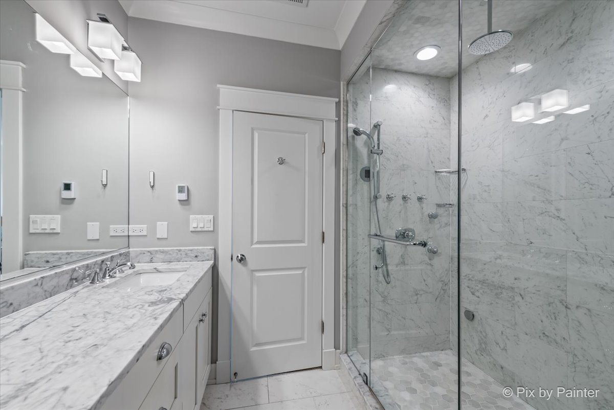 4007 N Paulina Street Unit: 4N